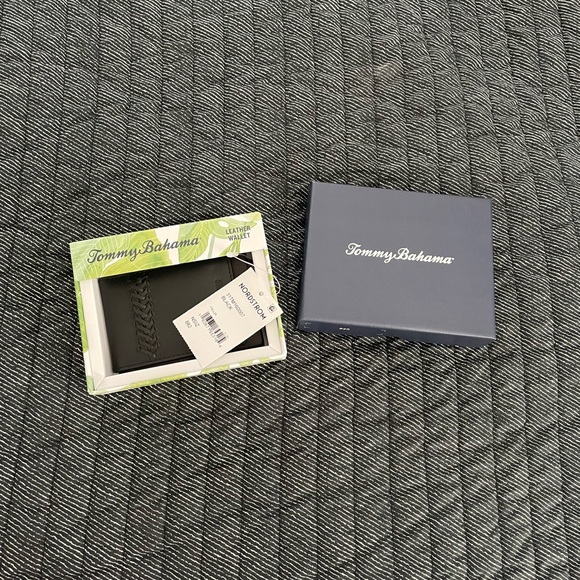 Tommy Bahama Black Leather Wallet - Picture 2 of 4